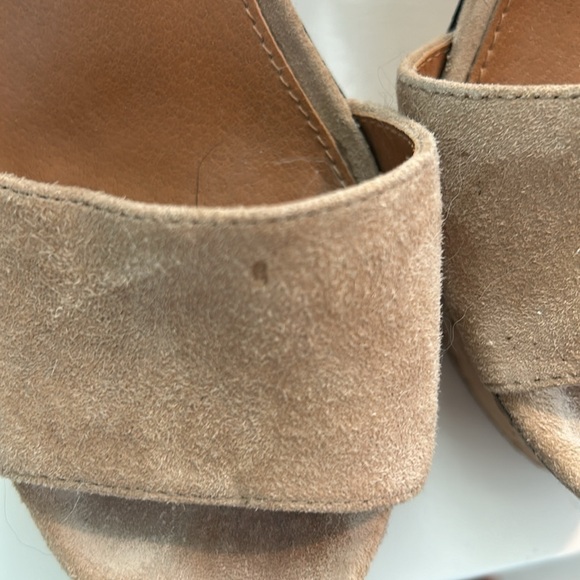 Tan suede Sarto criss cross sandals in size 4 - Picture 5 of 6